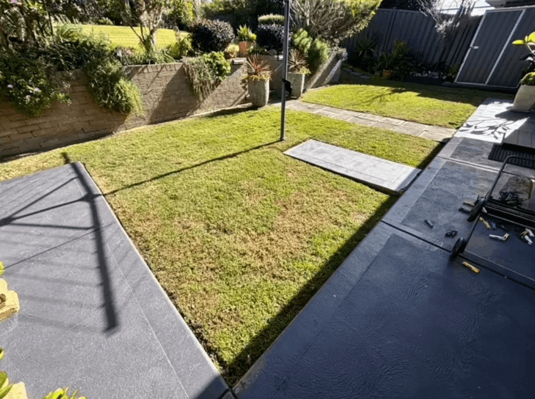 Residential front lawn after a tidy up in Greta